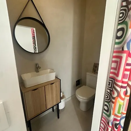 Independant Avec Parking ゲストハウス *