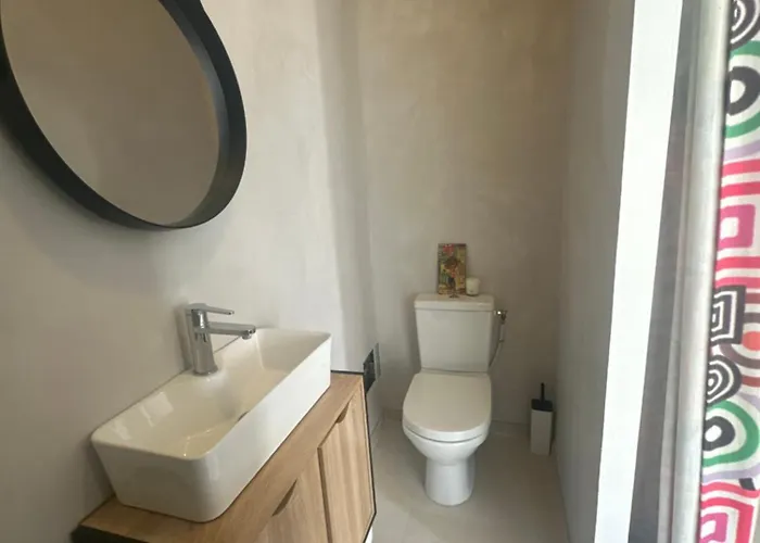 Independant Avec Parking בית הארחה *