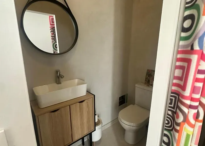 Independant Avec Parking בית הארחה *